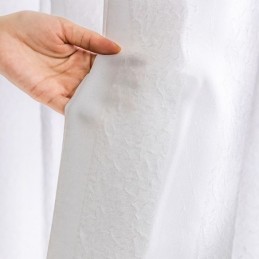 Λευκές Διαφανείς Κουρτίνες Με Πτυχωτές Πτυχώσεις Στα Πάνελ Παραθύρων